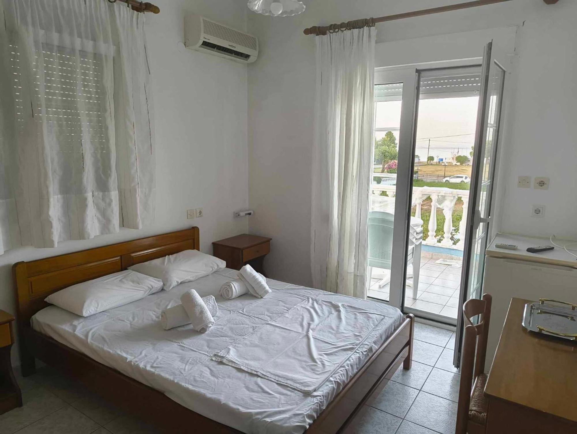 Plexidas Apartments Paralia Skotinis Luaran gambar
